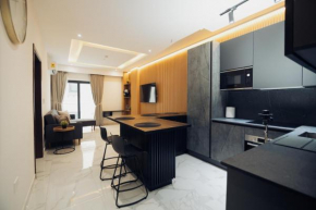 Essence 1 BDRM Luxury Apt